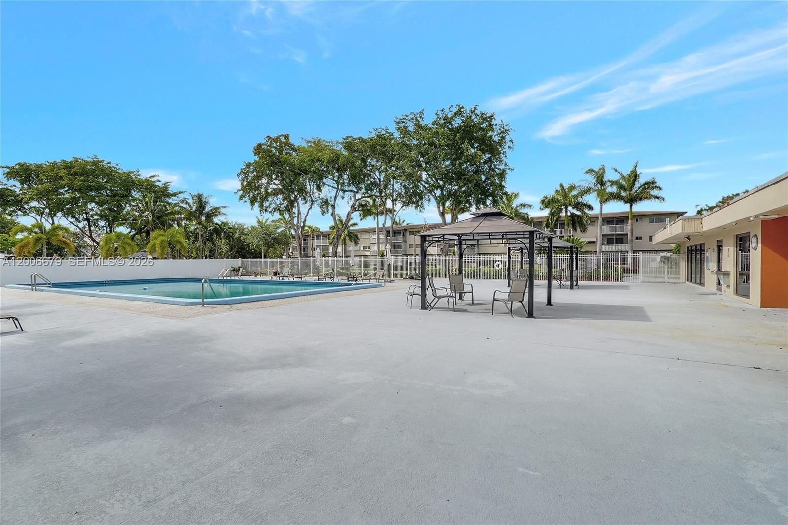 Real estate property located at 4800 Hillcrest Ln #207, Broward, Hillcrest Country Club Ap, Hollywood, FL