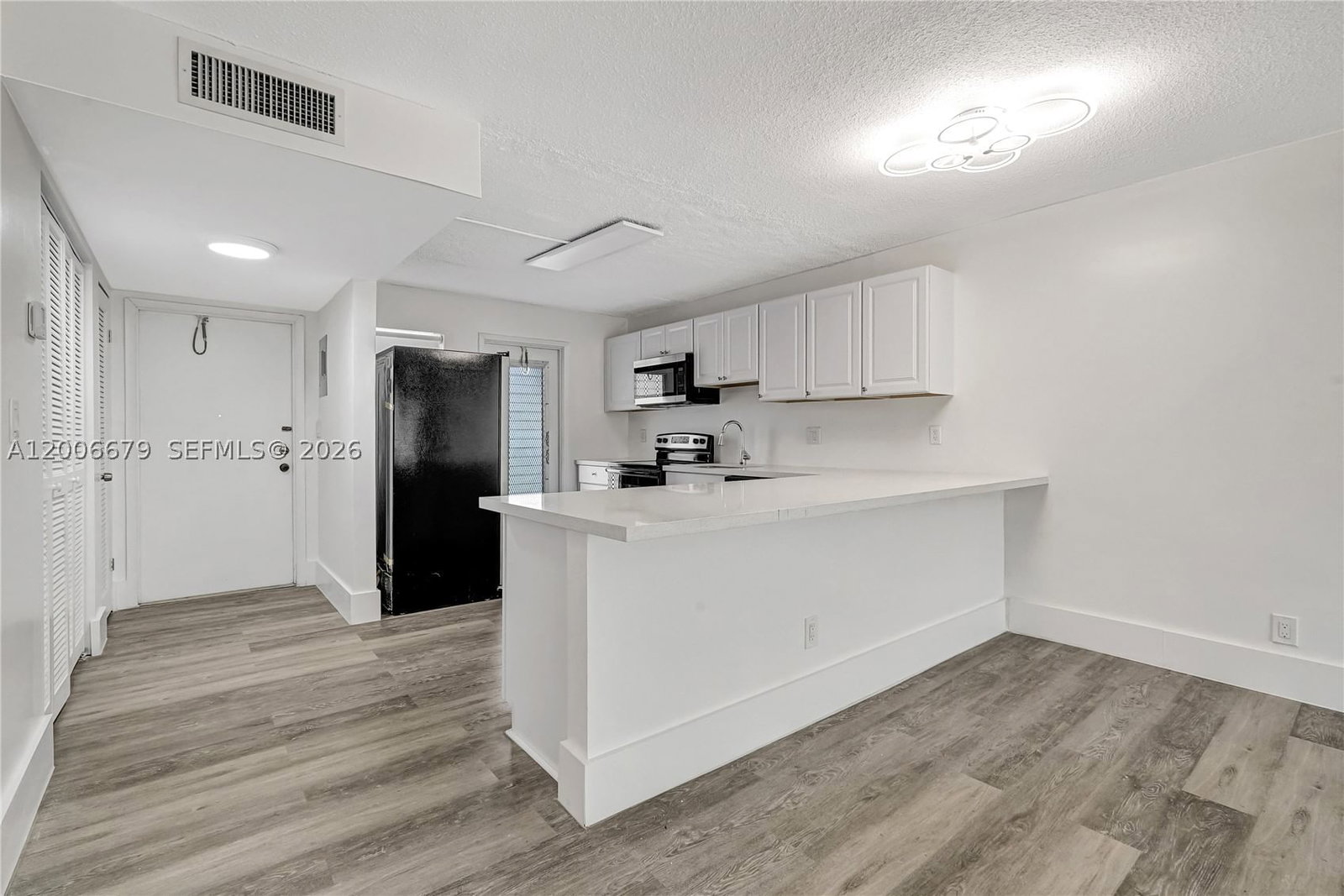 Real estate property located at 4800 Hillcrest Ln #207, Broward, Hillcrest Country Club Ap, Hollywood, FL