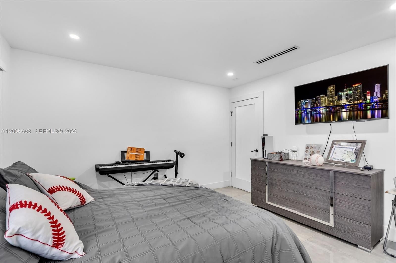 Real estate property located at 8241 182nd St, Miami-dade, 2nd Addn To Palm Springs, Hialeah, FL