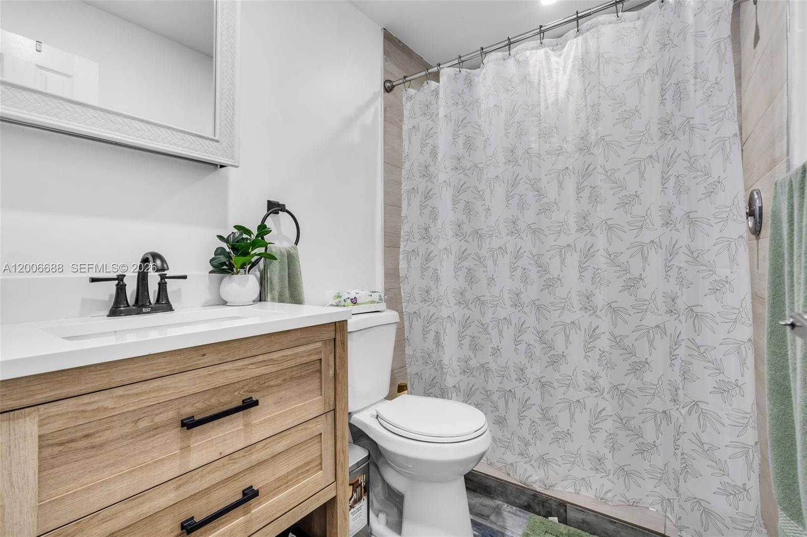 Real estate property located at 8241 182nd St, Miami-dade, 2nd Addn To Palm Springs, Hialeah, FL