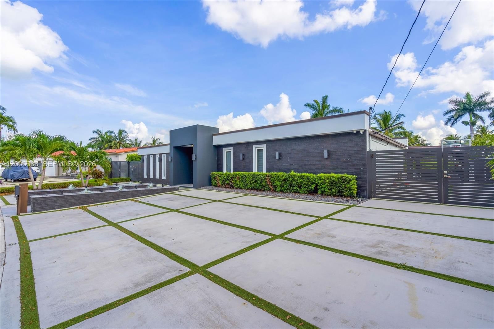 Real estate property located at 8241 182nd St, Miami-dade, 2nd Addn To Palm Springs, Hialeah, FL