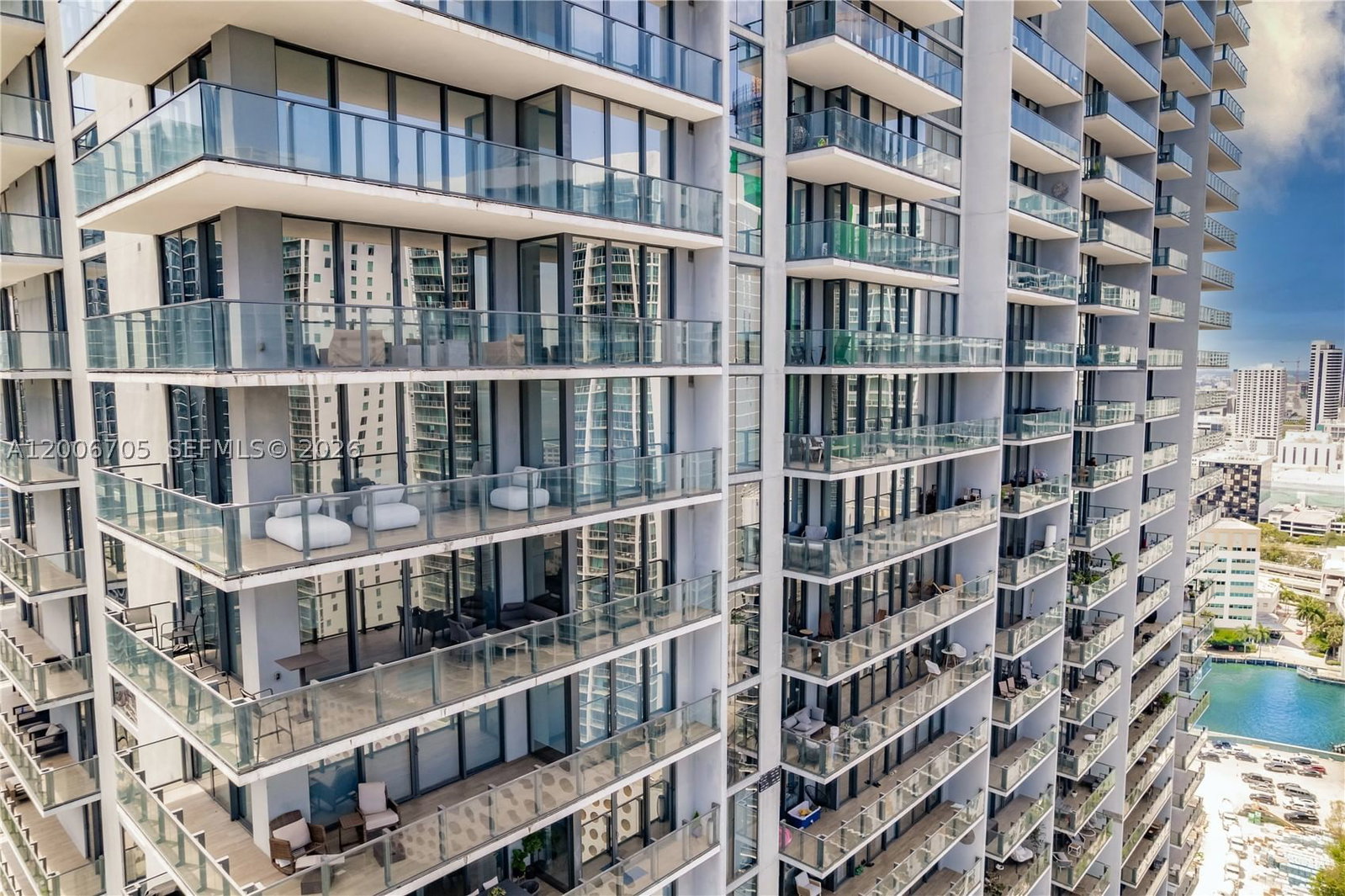 Real estate property located at 68 6th St #2701, Miami-dade, Reach Condo, Miami, FL