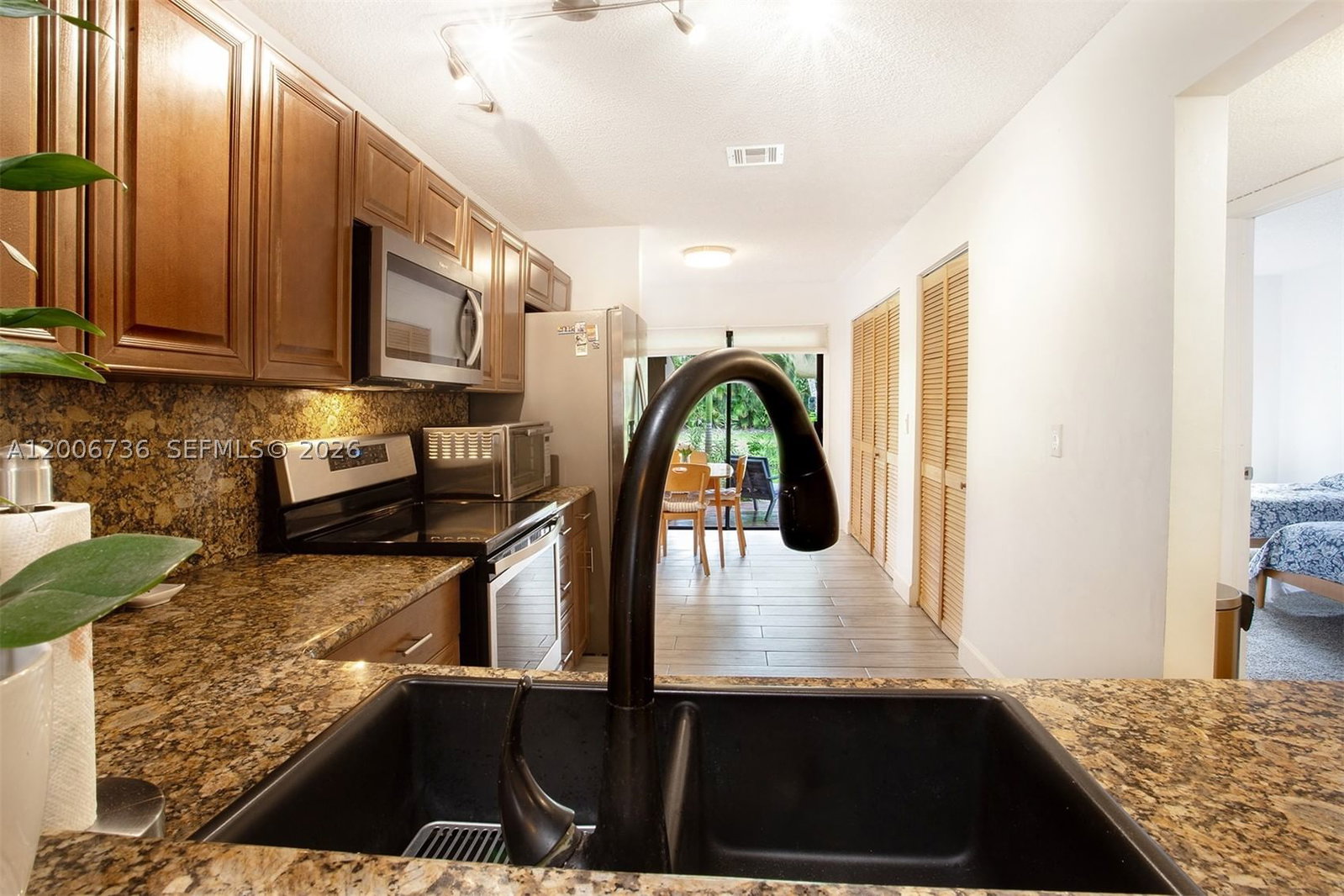 Real estate property located at 4159 87th Ter, Broward, Pine Island Lakes Townhom, Davie, FL