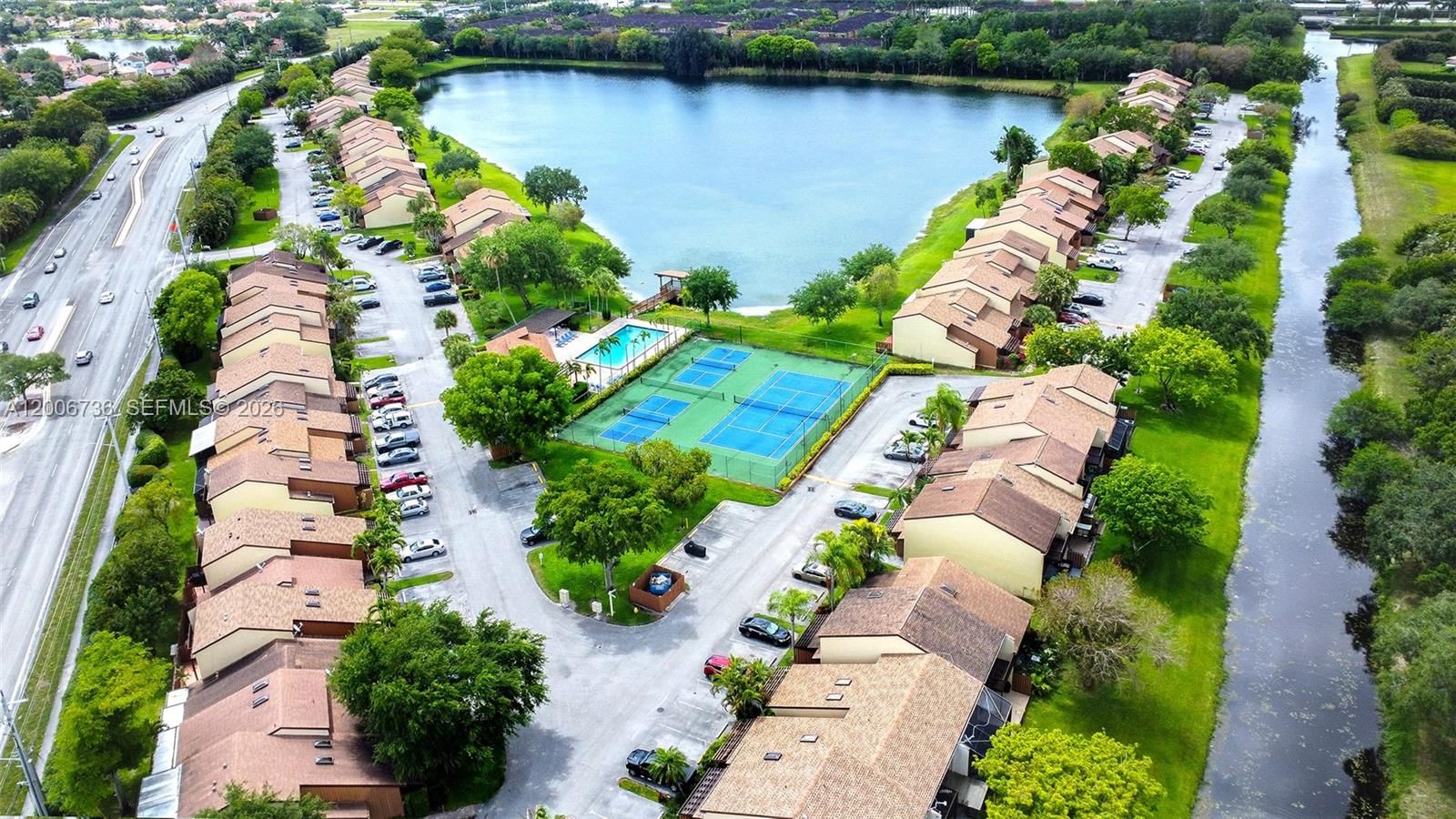 Real estate property located at 4159 87th Ter, Broward, Pine Island Lakes Townhom, Davie, FL
