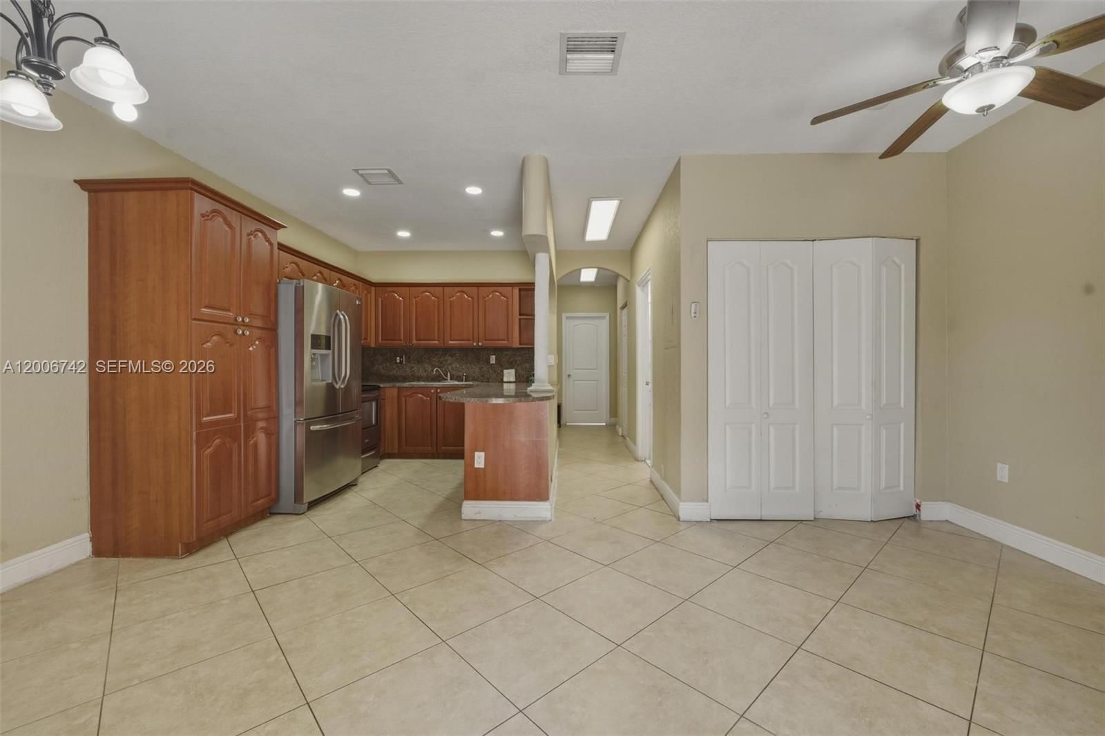 Real estate property located at 16613 71st Ave, Miami-dade, Paseos At Miami Lakes, Miami Lakes, FL