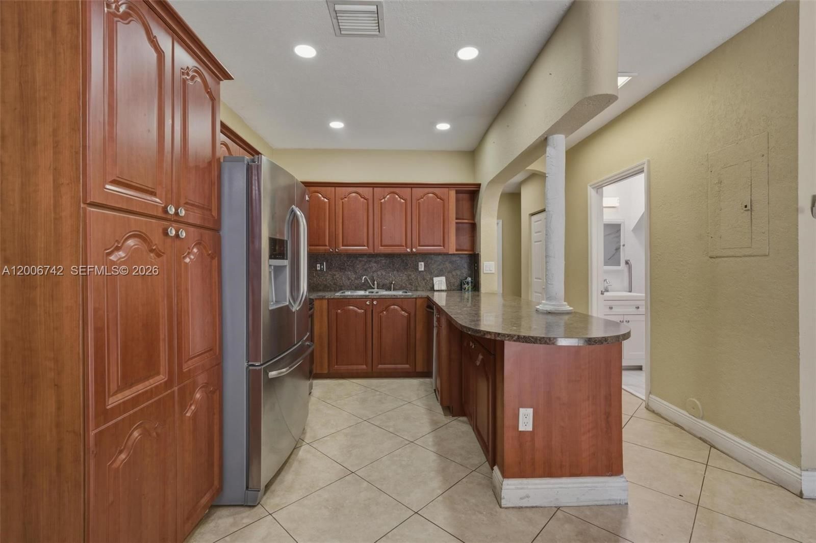 Real estate property located at 16613 71st Ave, Miami-dade, Paseos At Miami Lakes, Miami Lakes, FL