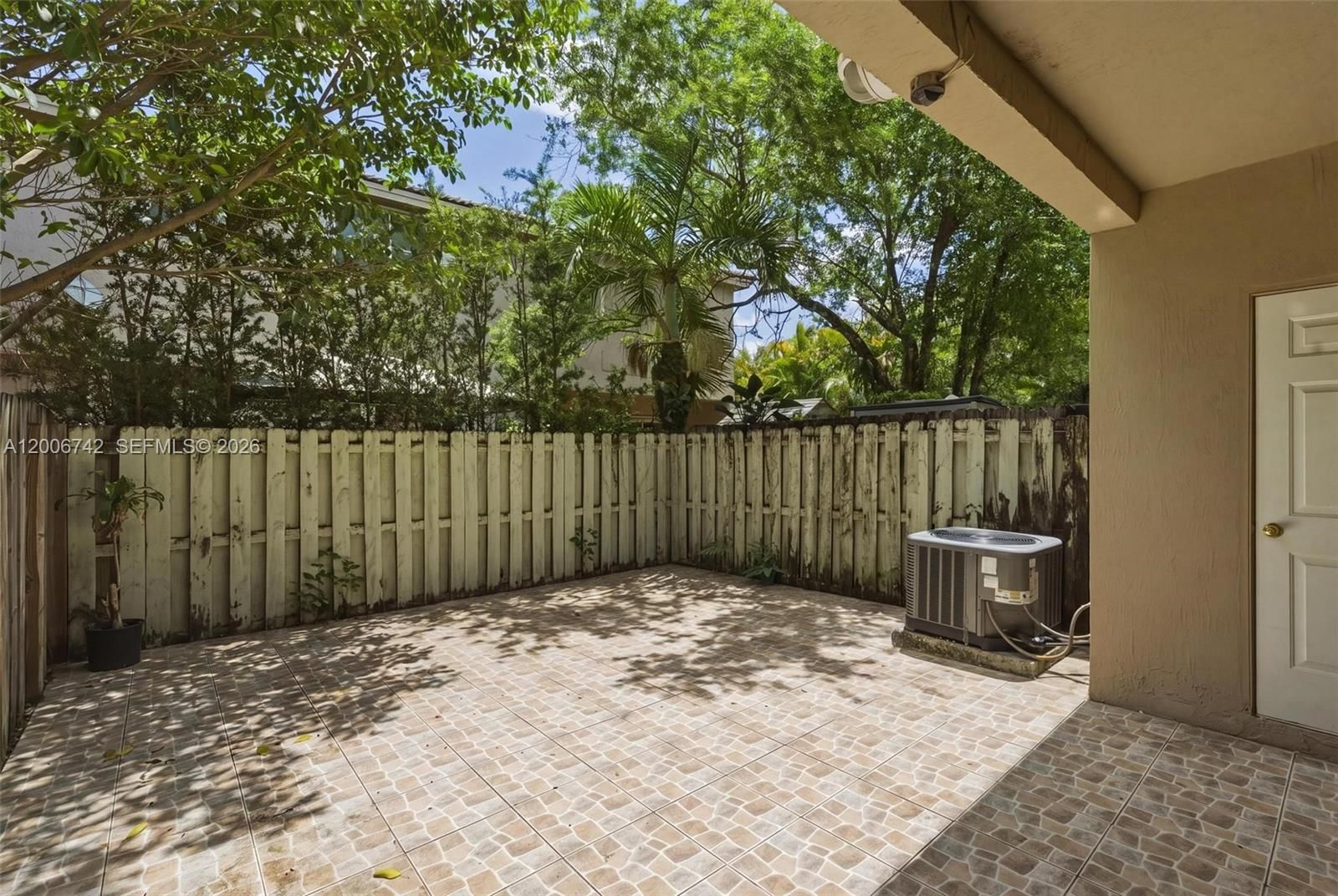 Real estate property located at 16613 71st Ave, Miami-dade, Paseos At Miami Lakes, Miami Lakes, FL