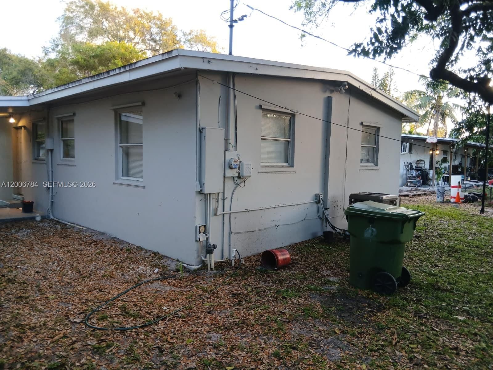 Real estate property located at 948 14th Ct, Broward, Lauderdale Manors Add-res, Fort Lauderdale, FL