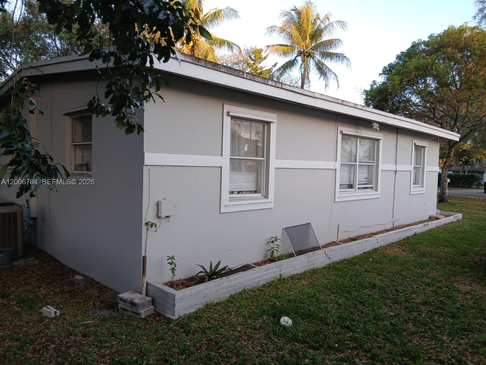 Real estate property located at 948 14th Ct, Broward, Lauderdale Manors Add-res, Fort Lauderdale, FL