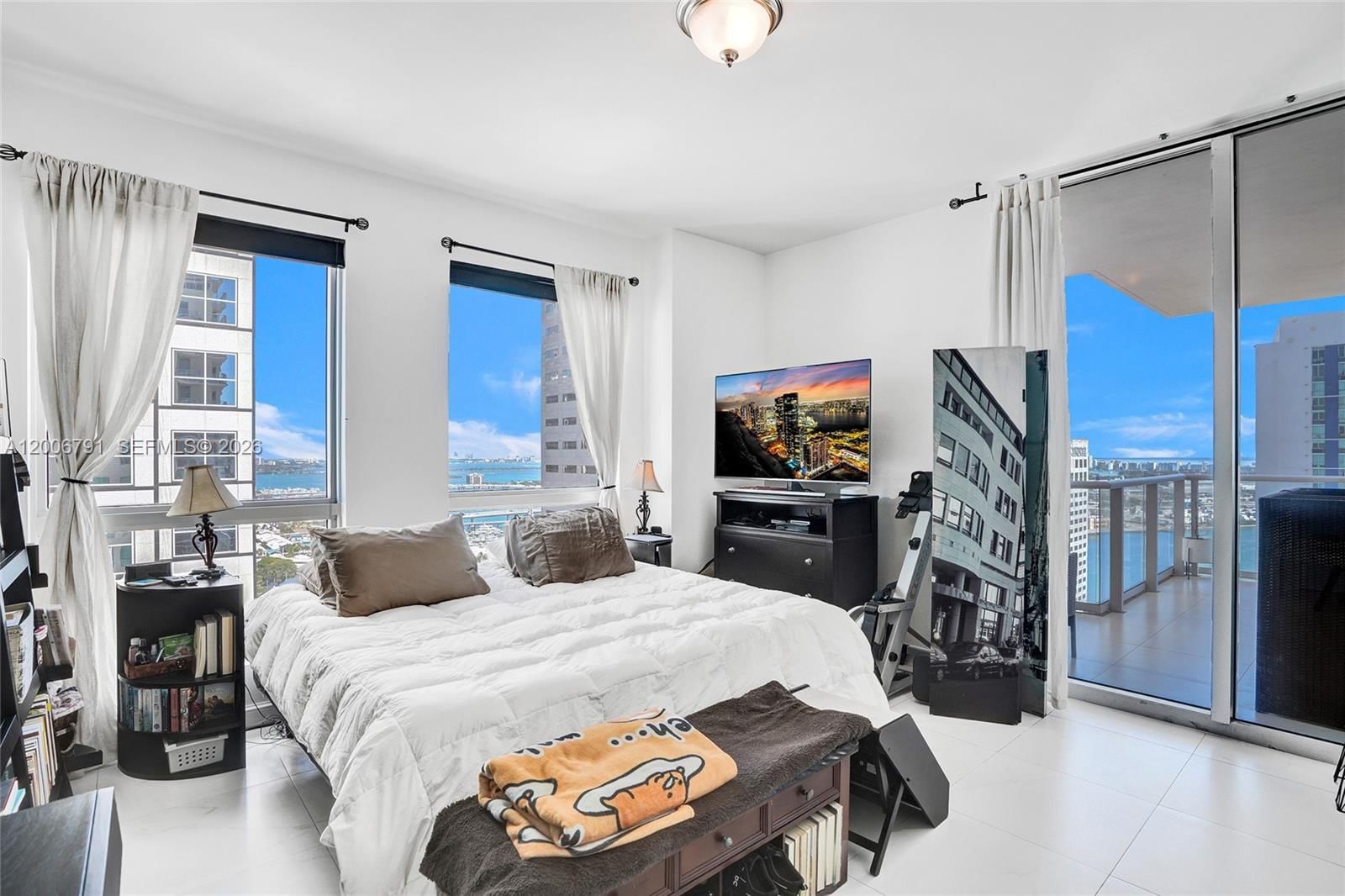 Real estate property located at 300 Biscayne Blvd T-3216, Miami-dade, Met 1 Condo, Miami, FL