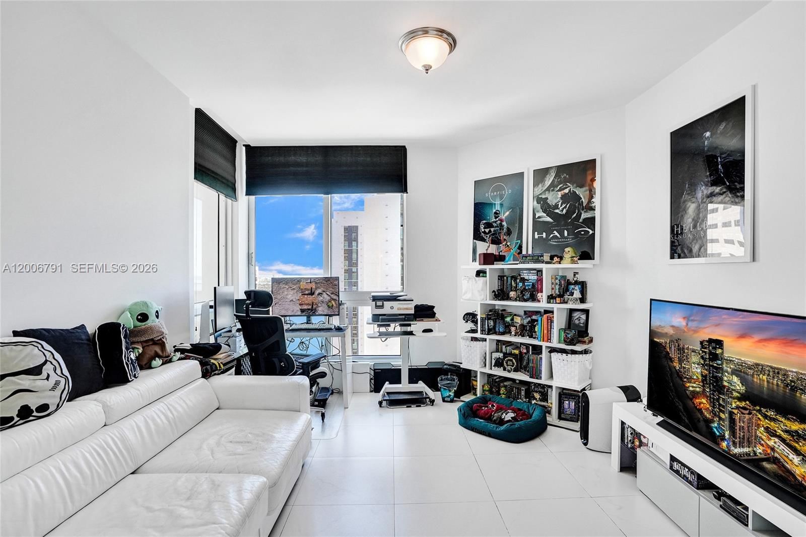 Real estate property located at 300 Biscayne Blvd T-3216, Miami-dade, Met 1 Condo, Miami, FL