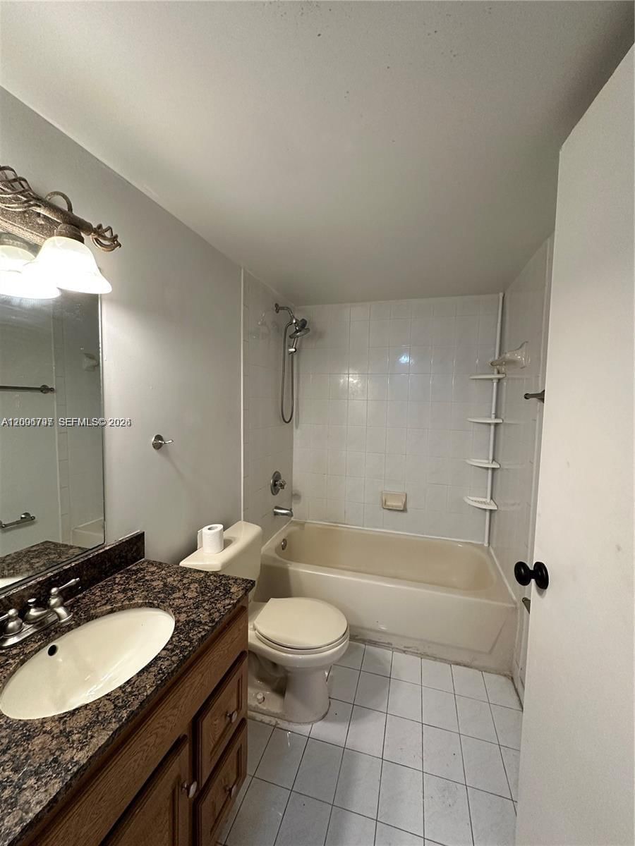 Real estate property located at 551 82nd Ave #502, Miami-dade, Chateaubleau Villas Midwa, Miami, FL