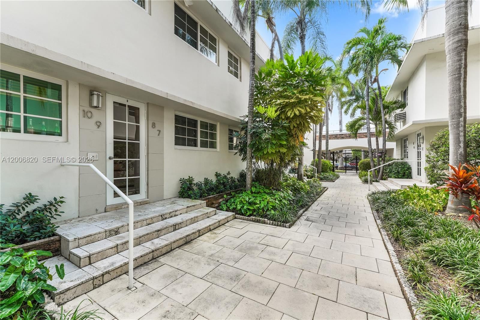 Real estate property located at 1601 Lenox Ave #1601-10, Miami-dade, Lincoln Road Villas Condo, Miami Beach, FL