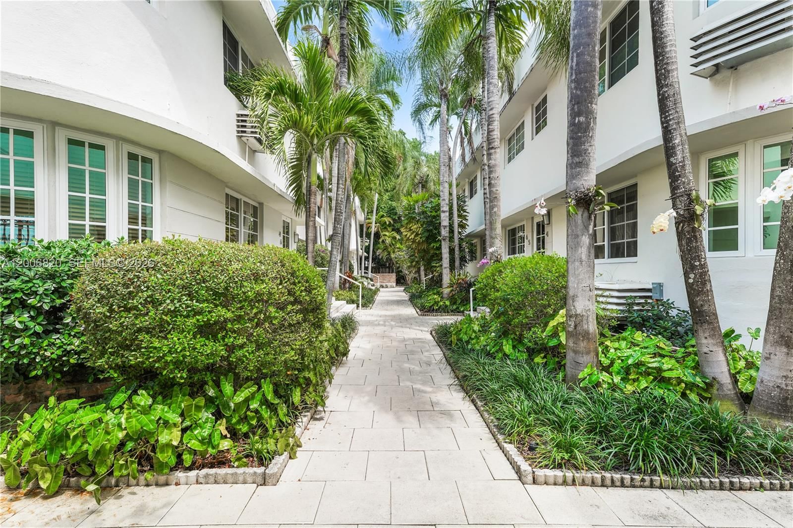 Real estate property located at 1601 Lenox Ave #1601-10, Miami-dade, Lincoln Road Villas Condo, Miami Beach, FL