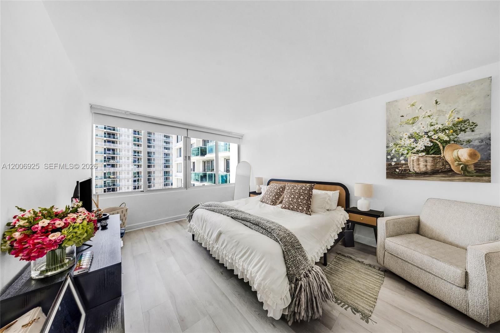 Real estate property located at 1000 West Ave #702, Miami-dade, Mirador 1000 Condo, Miami Beach, FL