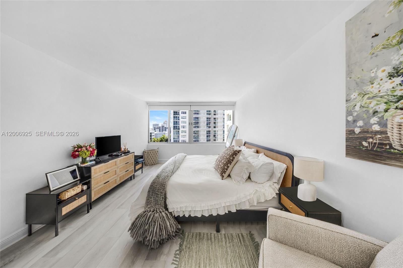 Real estate property located at 1000 West Ave #702, Miami-dade, Mirador 1000 Condo, Miami Beach, FL