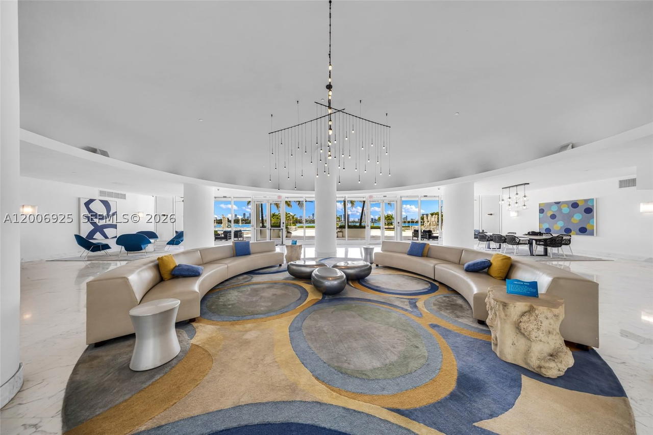 Real estate property located at 1000 West Ave #702, Miami-dade, Mirador 1000 Condo, Miami Beach, FL