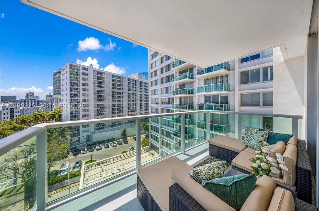 Real estate property located at 1000 West Ave #702, Miami-dade, Mirador 1000 Condo, Miami Beach, FL