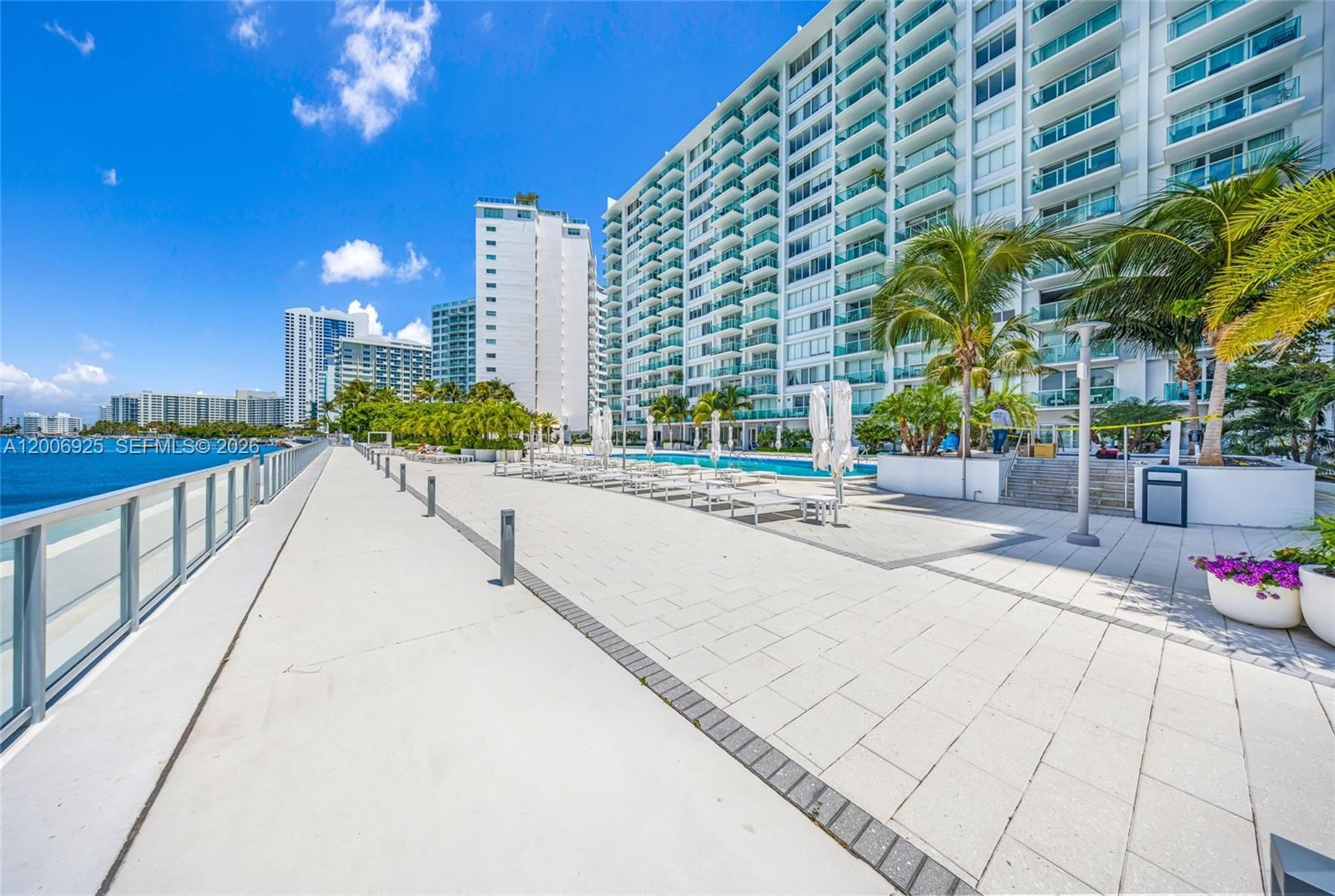 Real estate property located at 1000 West Ave #702, Miami-dade, Mirador 1000 Condo, Miami Beach, FL
