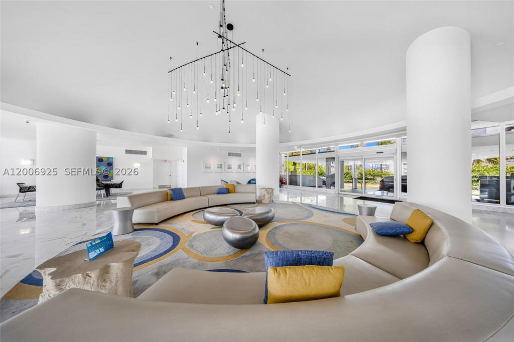 Real estate property located at 1000 West Ave #702, Miami-dade, Mirador 1000 Condo, Miami Beach, FL