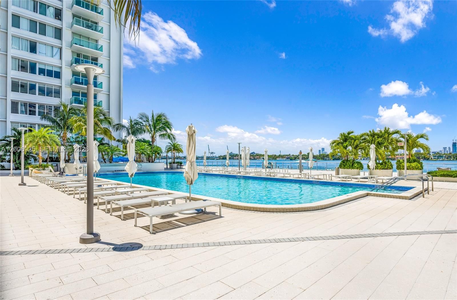 Real estate property located at 1000 West Ave #702, Miami-dade, Mirador 1000 Condo, Miami Beach, FL