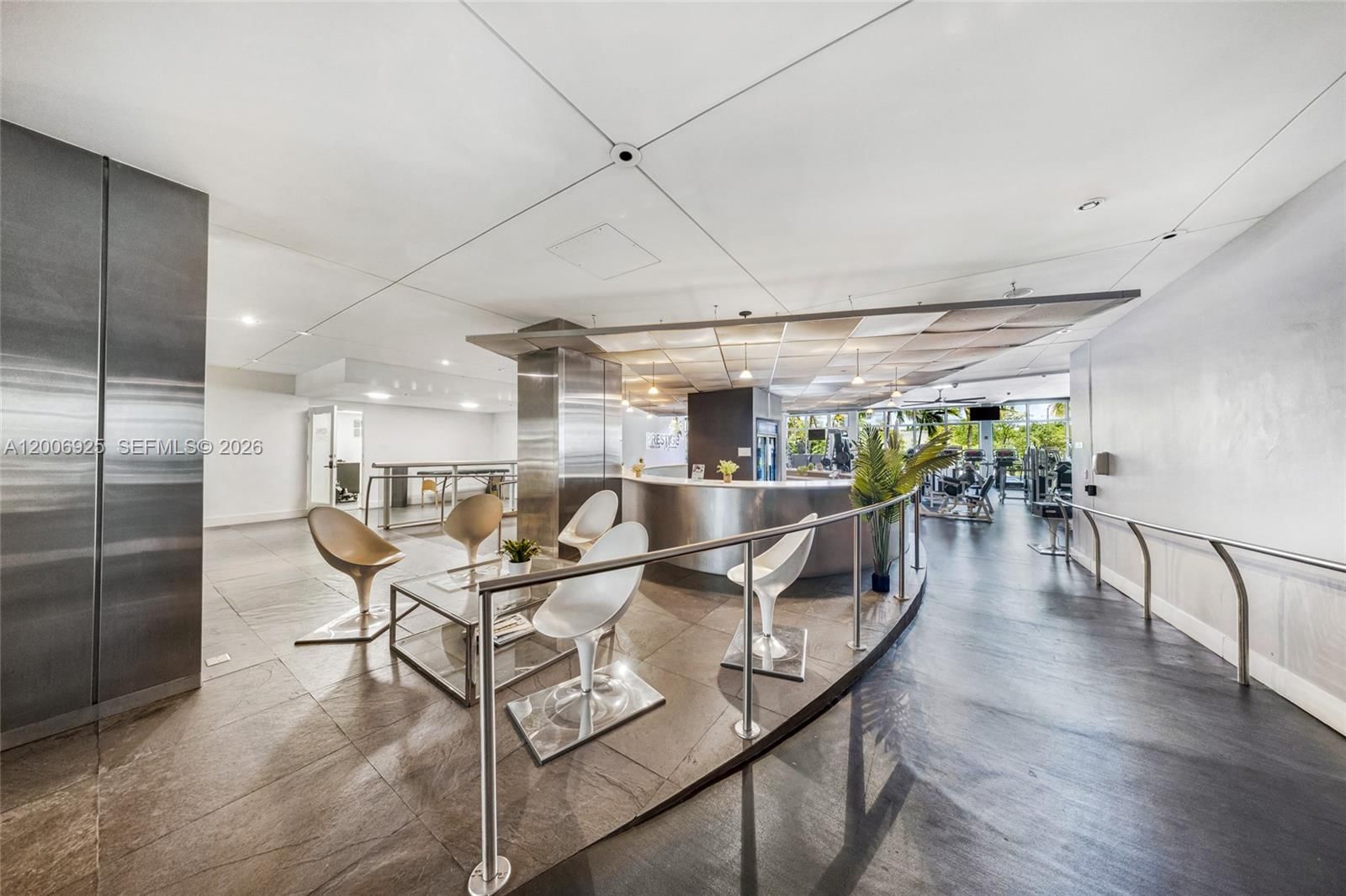 Real estate property located at 1000 West Ave #702, Miami-dade, Mirador 1000 Condo, Miami Beach, FL