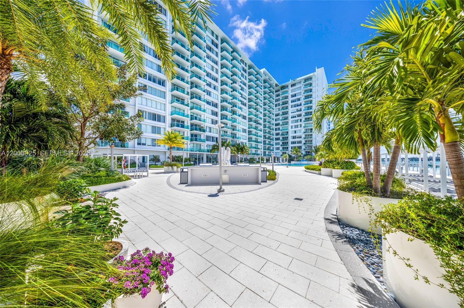 Real estate property located at 1000 West Ave #702, Miami-dade, Mirador 1000 Condo, Miami Beach, FL