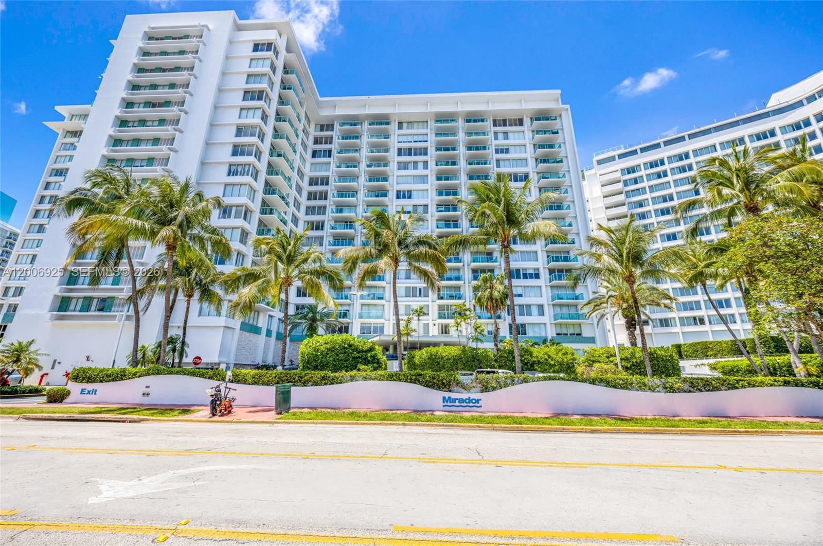 Real estate property located at 1000 West Ave #702, Miami-dade, Mirador 1000 Condo, Miami Beach, FL