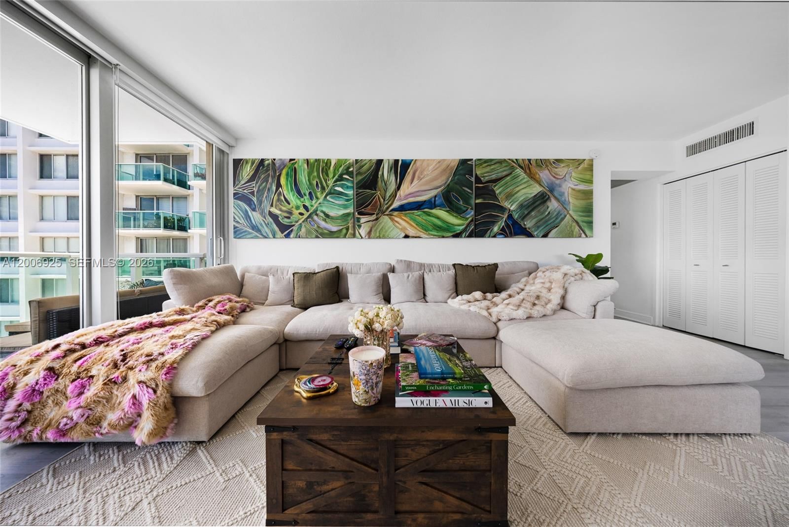 Real estate property located at 1000 West Ave #702, Miami-dade, Mirador 1000 Condo, Miami Beach, FL