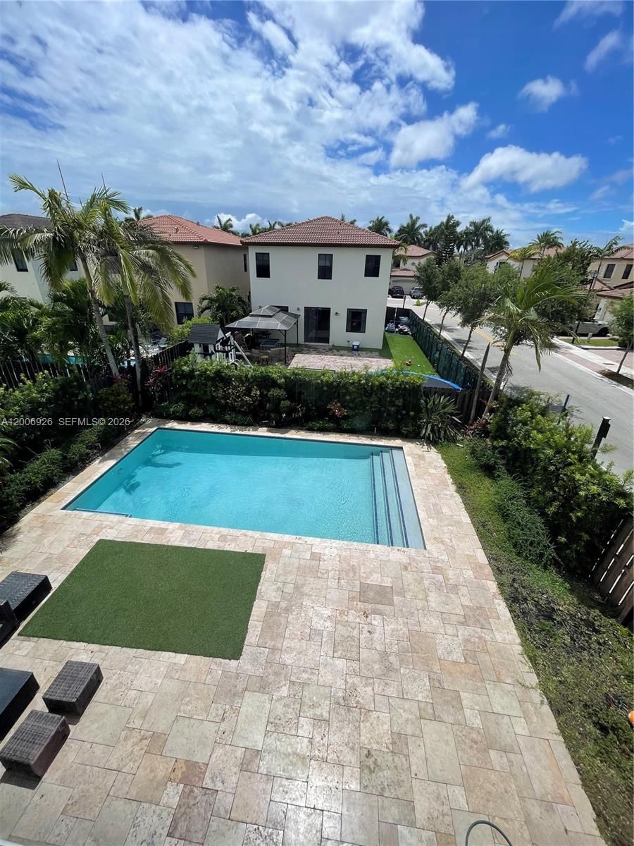 Real estate property located at 10086 89th Ter, Miami-dade, Isles At Grand Bay, Doral, FL