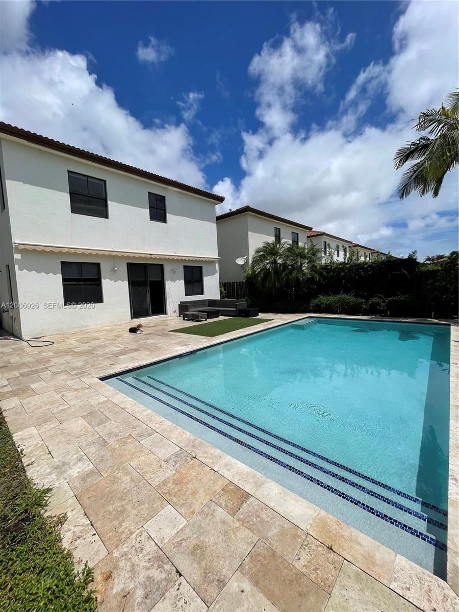 Real estate property located at 10086 89th Ter, Miami-dade, Isles At Grand Bay, Doral, FL