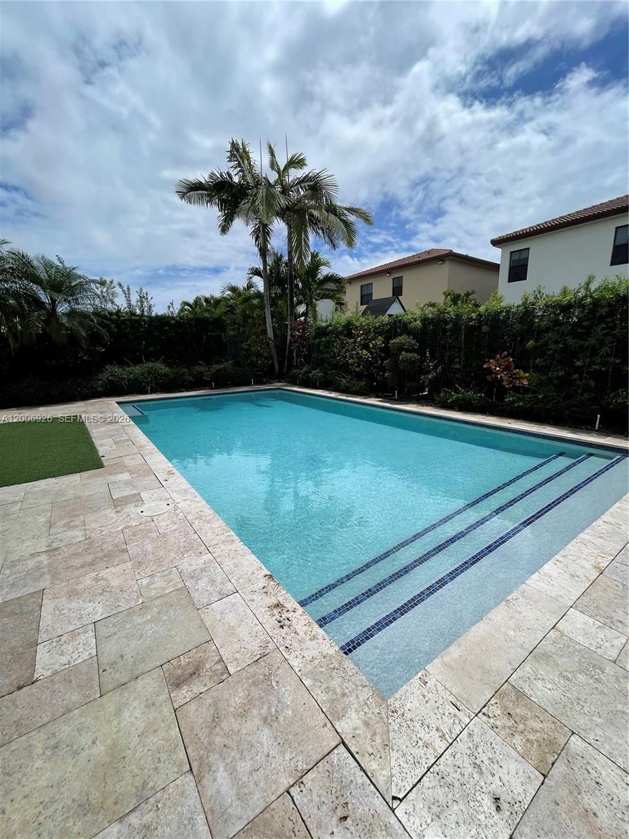 Real estate property located at 10086 89th Ter, Miami-dade, Isles At Grand Bay, Doral, FL