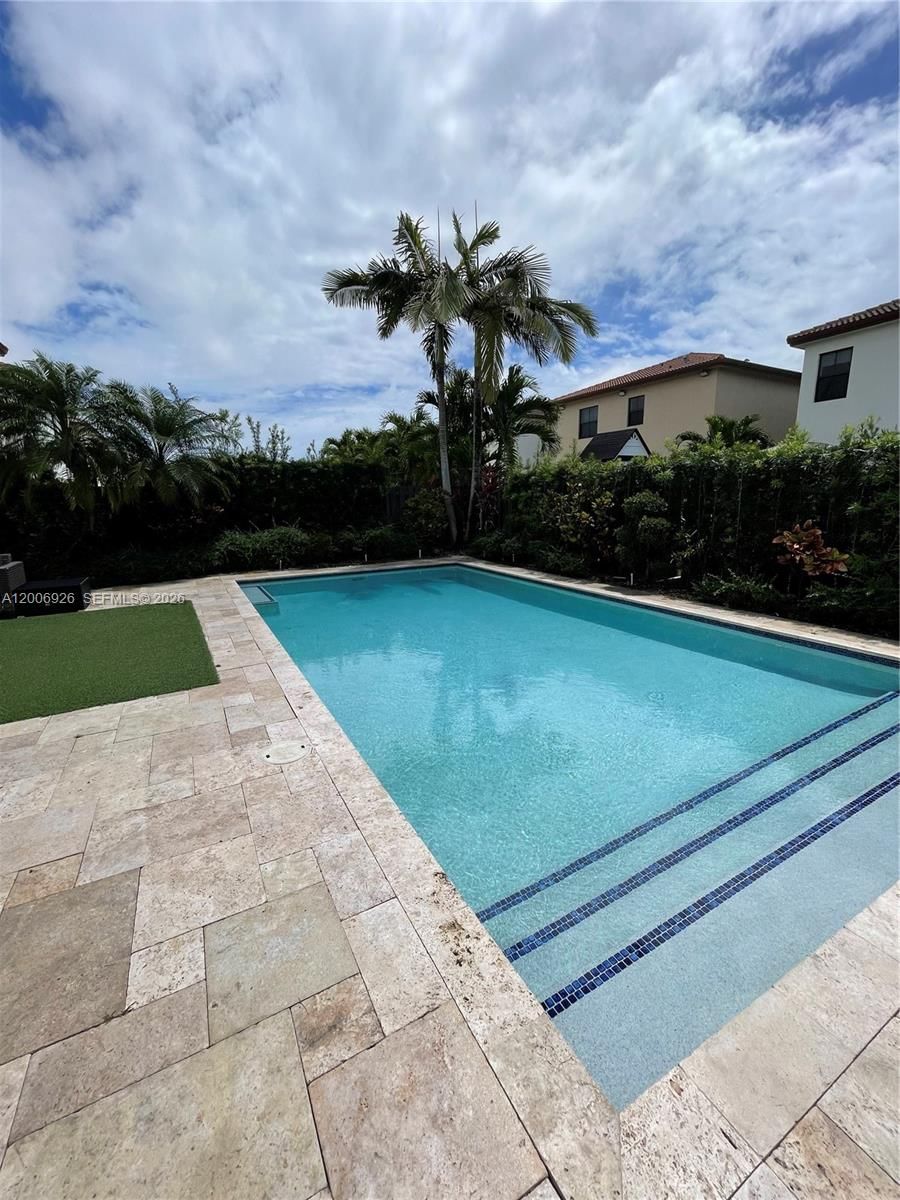 Real estate property located at 10086 89th Ter, Miami-dade, Isles At Grand Bay, Doral, FL