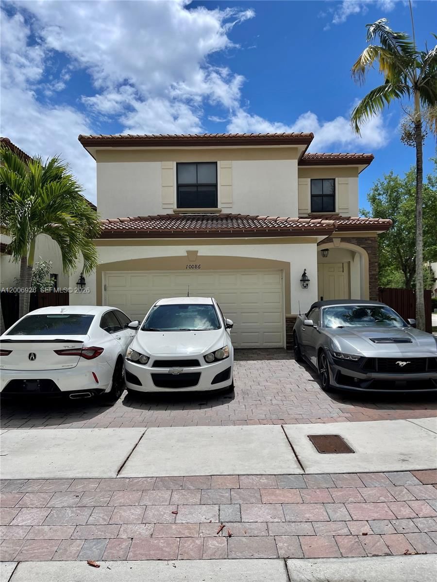 Real estate property located at 10086 89th Ter, Miami-dade, Isles At Grand Bay, Doral, FL