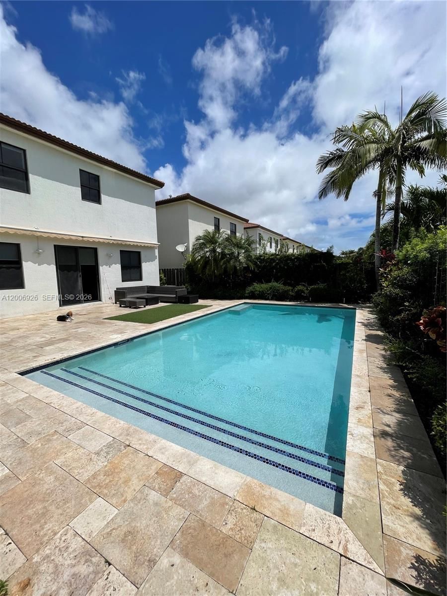 Real estate property located at 10086 89th Ter, Miami-dade, Isles At Grand Bay, Doral, FL