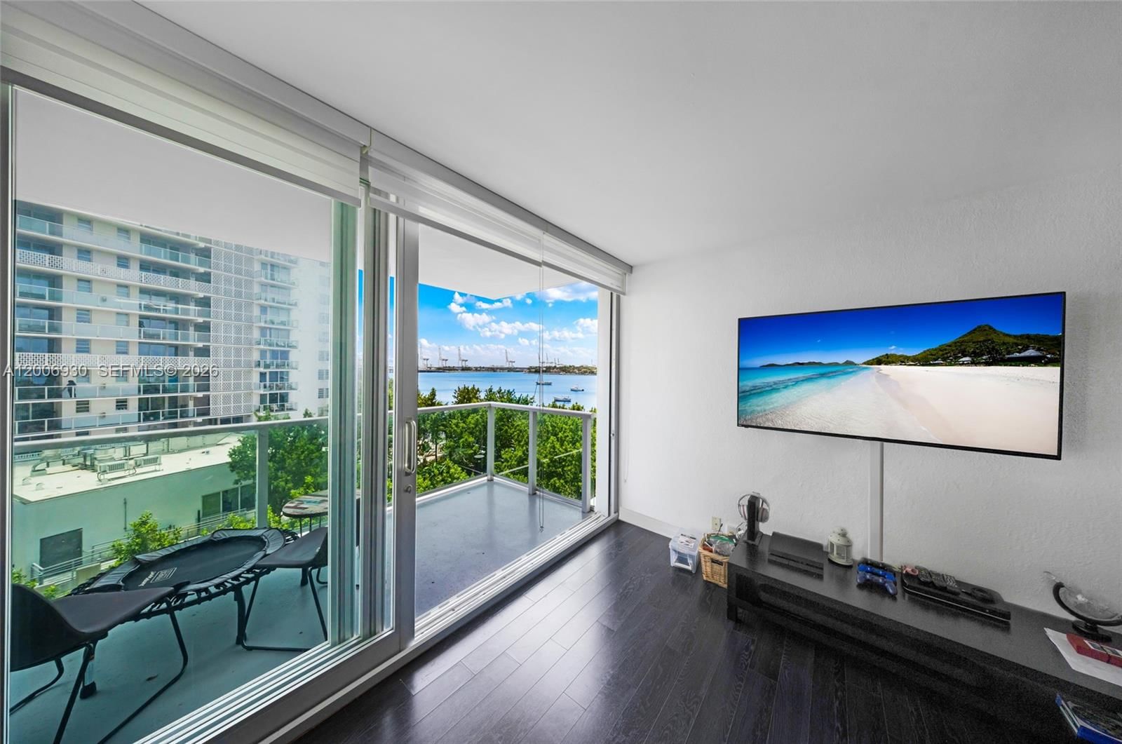 Real estate property located at 1000 West Ave #426, Miami-dade, Mirador 1000 Condo, Miami Beach, FL