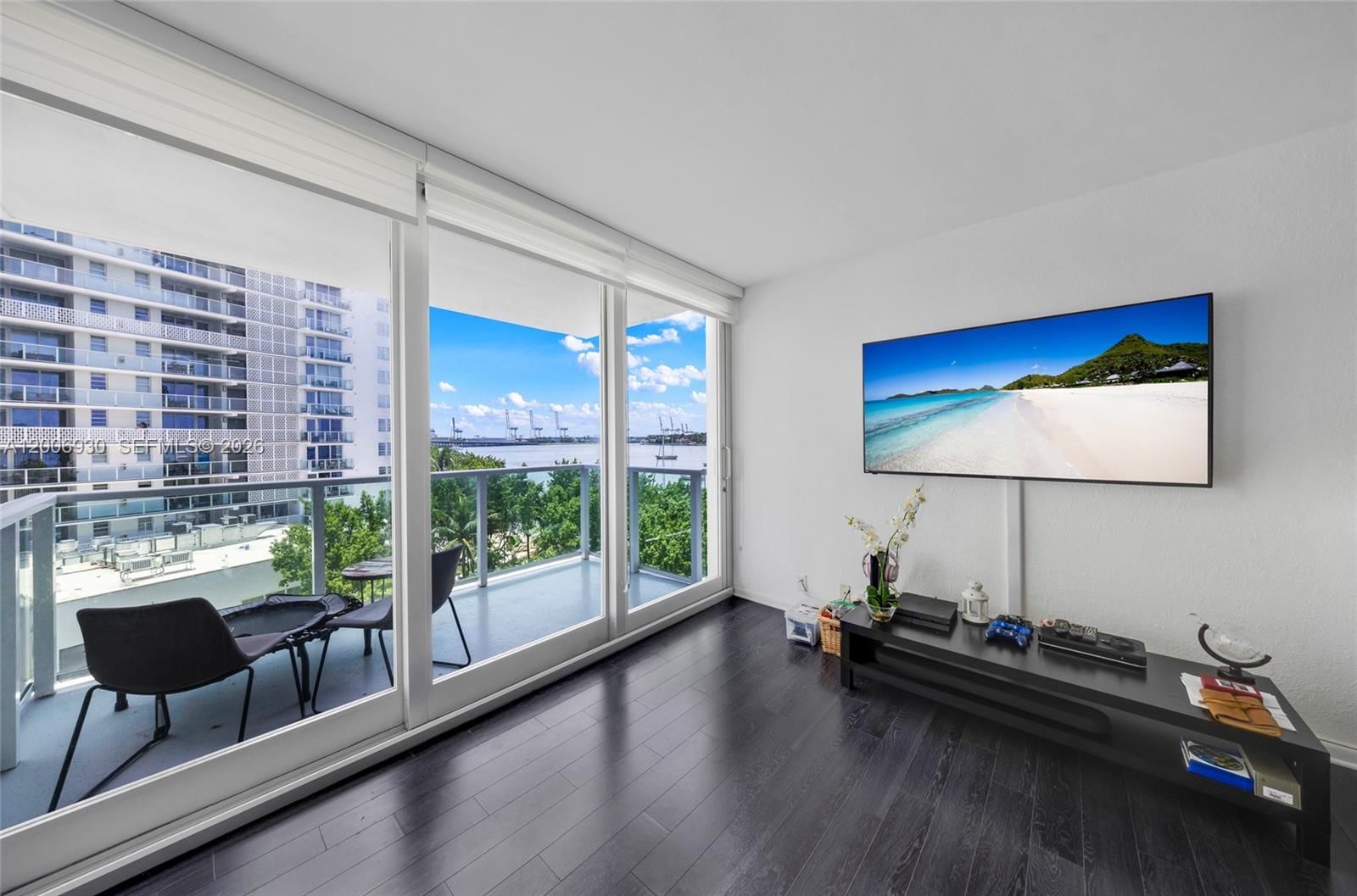 Real estate property located at 1000 West Ave #426, Miami-dade, Mirador 1000 Condo, Miami Beach, FL