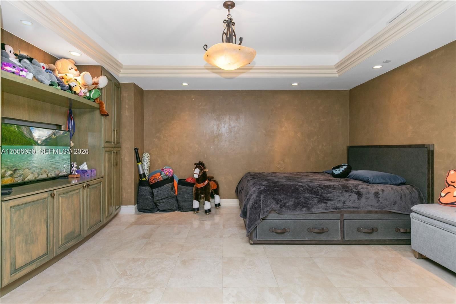 Real estate property located at 20201 Country Club Dr #1006, Miami-dade, Hamptons South Condo, Aventura, FL