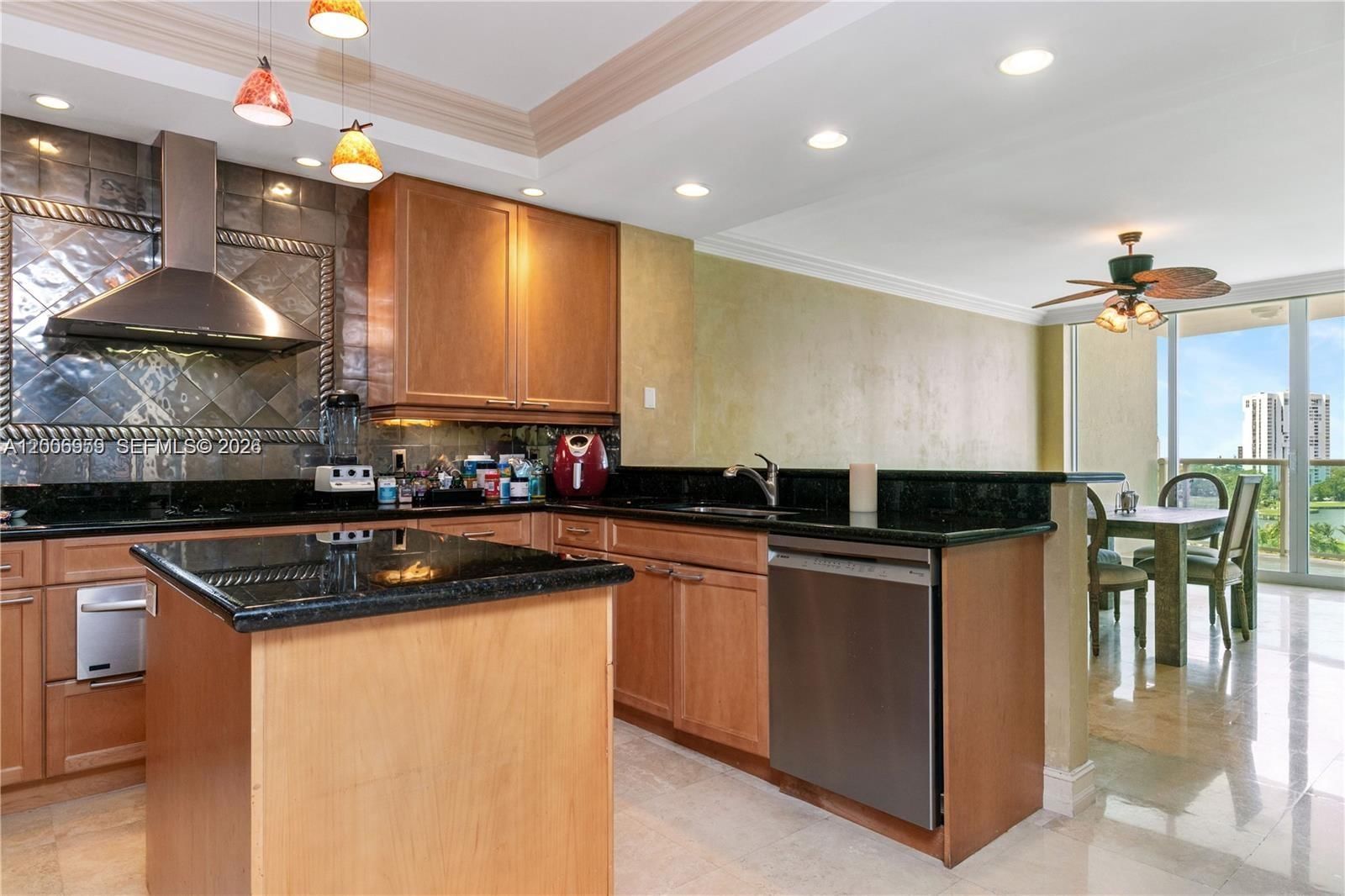 Real estate property located at 20201 Country Club Dr #1006, Miami-dade, Hamptons South Condo, Aventura, FL