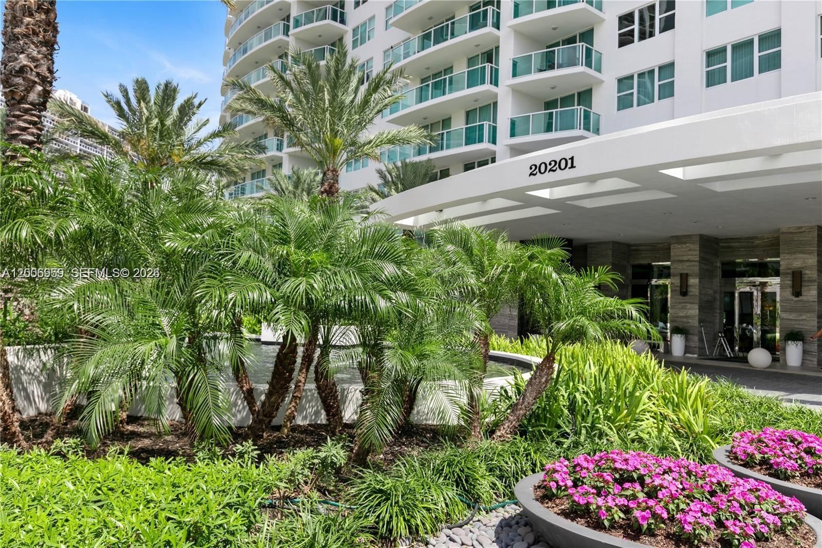 Real estate property located at 20201 Country Club Dr #1006, Miami-dade, Hamptons South Condo, Aventura, FL