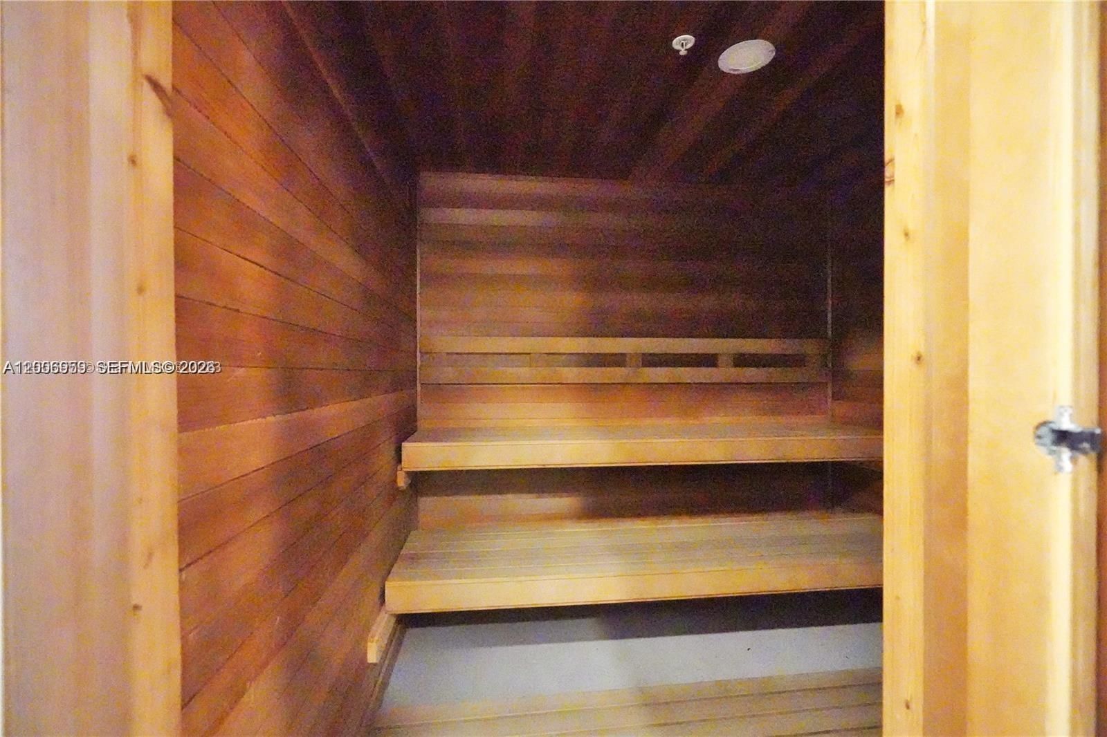 Real estate property located at 20201 Country Club Dr #1006, Miami-dade, Hamptons South Condo, Aventura, FL