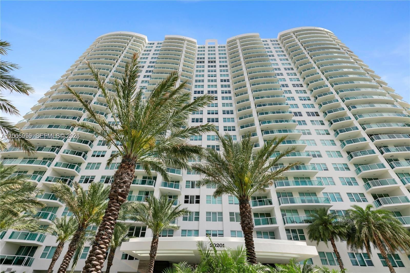 Real estate property located at 20201 Country Club Dr #1006, Miami-dade, Hamptons South Condo, Aventura, FL