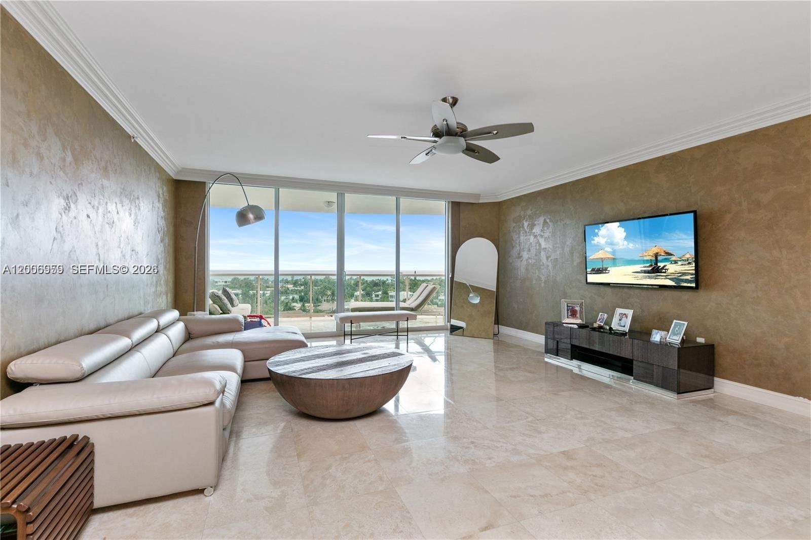 Real estate property located at 20201 Country Club Dr #1006, Miami-dade, Hamptons South Condo, Aventura, FL