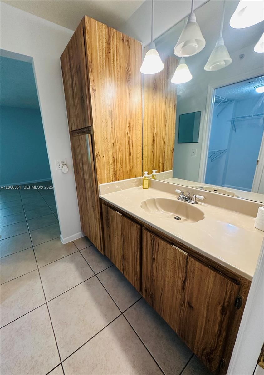 Real estate property located at 8700 133rd Ave Rd #109, Miami-dade, Horizons West Condo #8, Miami, FL