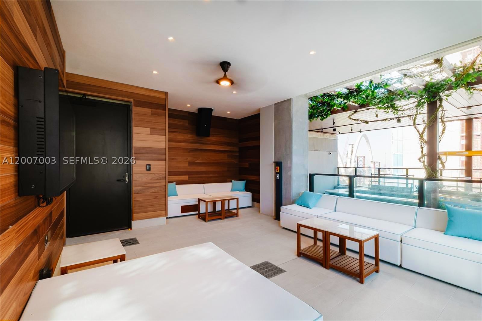 Real estate property located at 20 11th St #4202, Miami-dade, Eleven Hotel And Residence, Miami, FL