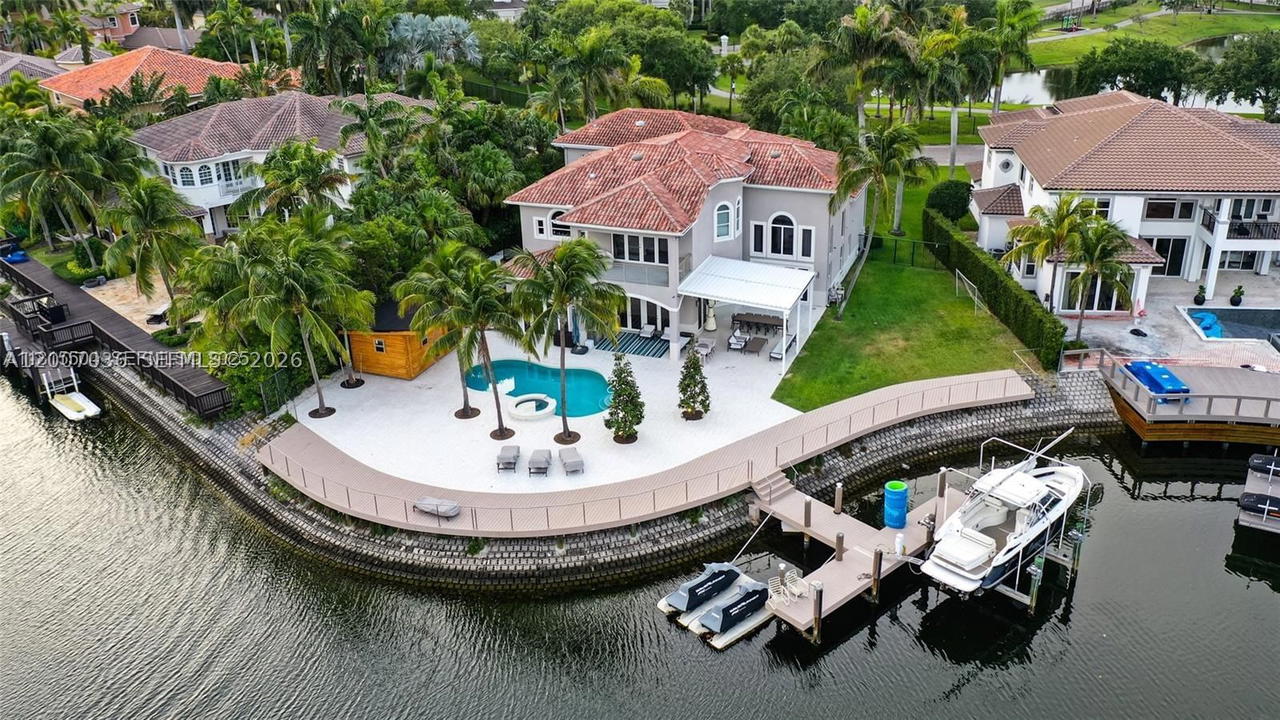 Real estate property located at 1260 Harbor Ct, Broward, Three Islands 3rd Section, Hollywood, FL