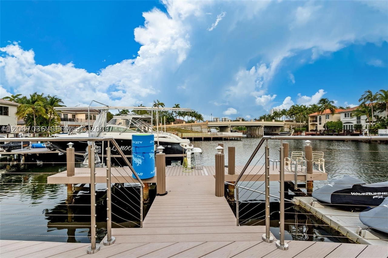 Real estate property located at 1260 Harbor Ct, Broward, Three Islands 3rd Section, Hollywood, FL