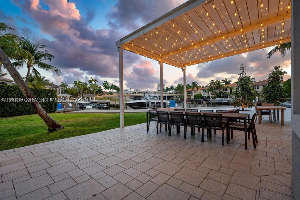 Real estate property located at 1260 Harbor Ct, Broward, Three Islands 3rd Section, Hollywood, FL