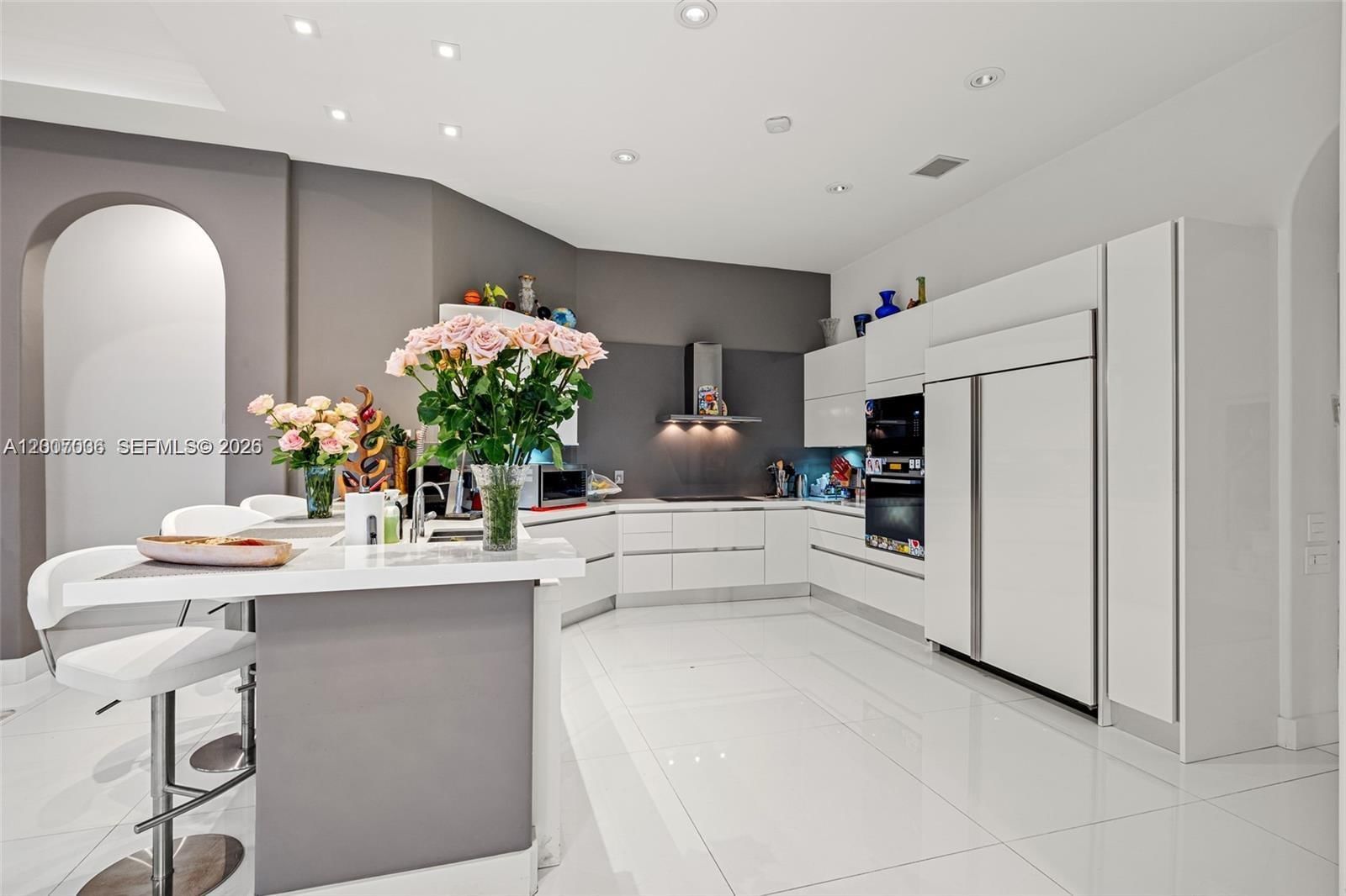 Real estate property located at 1260 Harbor Ct, Broward, Three Islands 3rd Section, Hollywood, FL