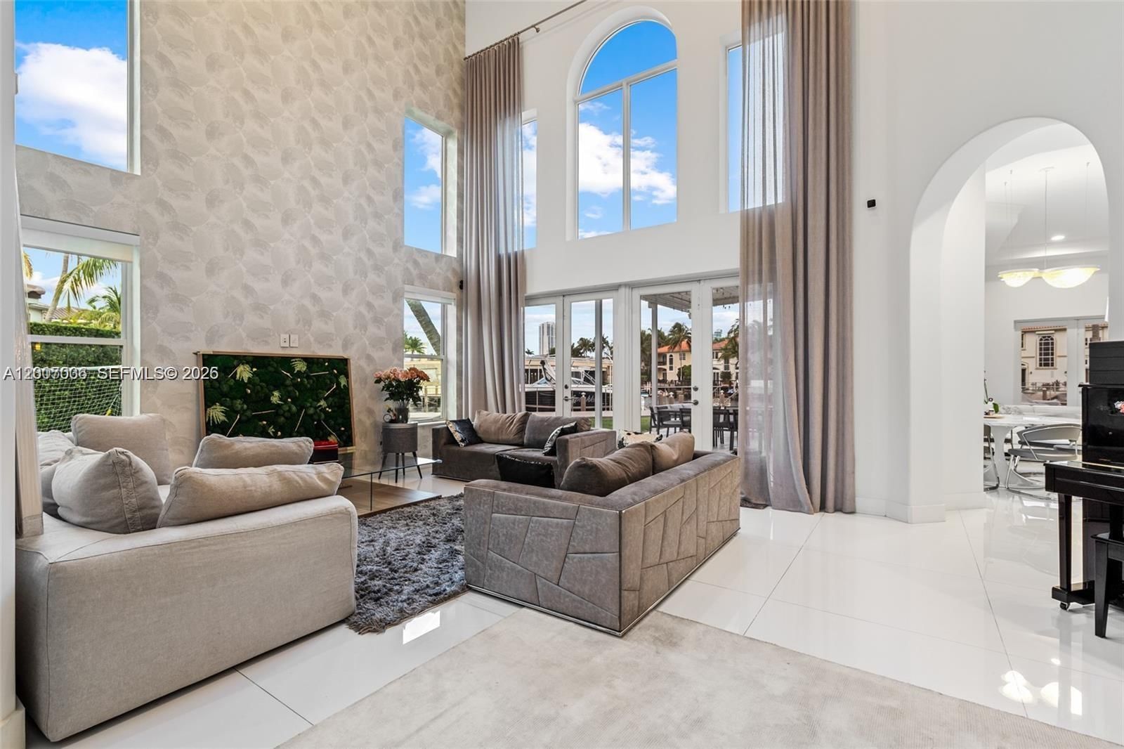 Real estate property located at 1260 Harbor Ct, Broward, Three Islands 3rd Section, Hollywood, FL